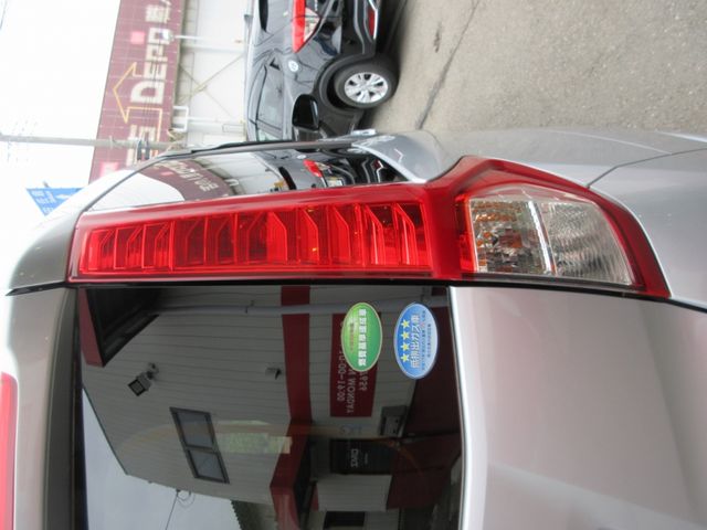 Toyota ROOMY 2018-09 19331-18