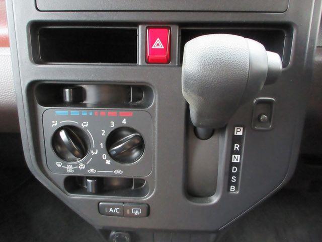 Toyota ROOMY 2018-09 19331-23