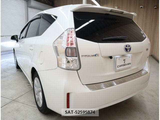 Toyota PRIUS ALPHA 2011-12 383946-28