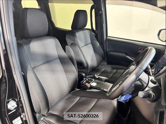 Toyota VOXY 2019-03 289905-7