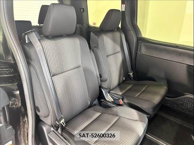 Toyota VOXY 2019-03 289905-8