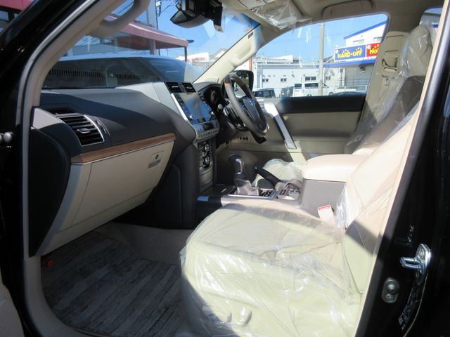 Toyota PRADO 2023-08 193858-19