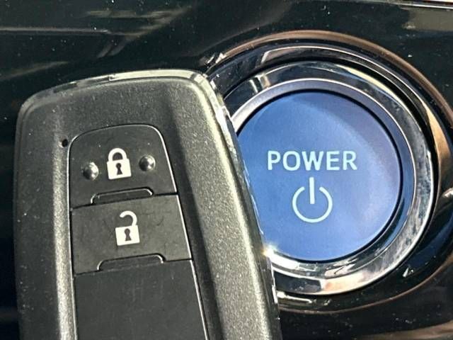 Toyota PRIUS 2021-04 15677-7