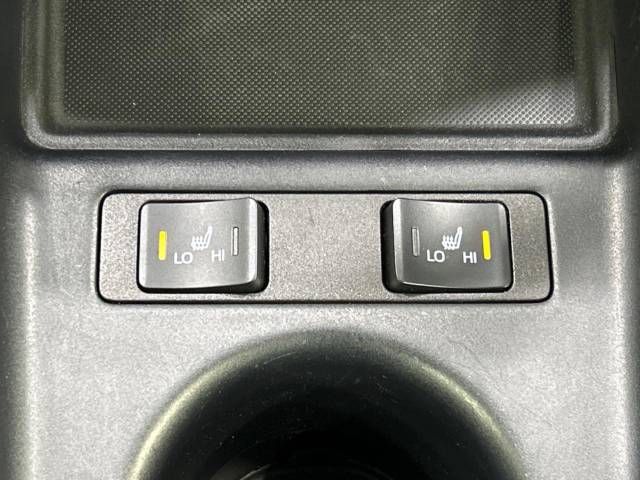 Toyota PRIUS 2021-04 15677-6