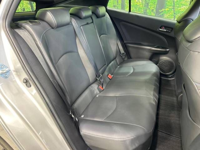Toyota PRIUS 2021-04 15677-9