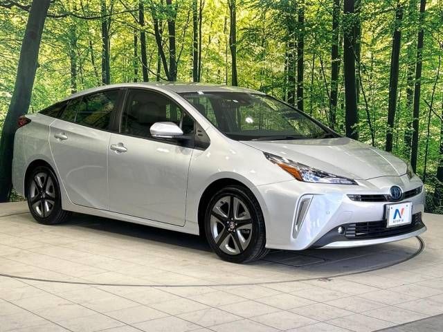 Toyota PRIUS 2021-04 15677-16