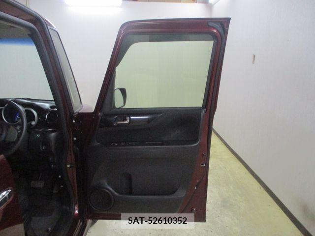 Honda N BOX CUSTOM 2016-06 208459-6