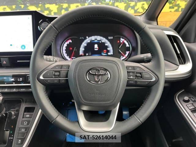 Toyota VOXY 2023-10 313590-12
