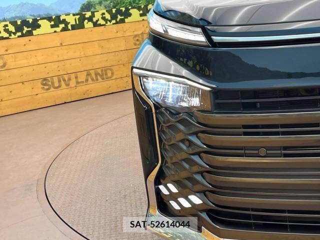 Toyota VOXY 2023-10 313590-13