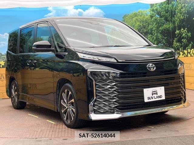 Toyota VOXY 2023-10 313590-17
