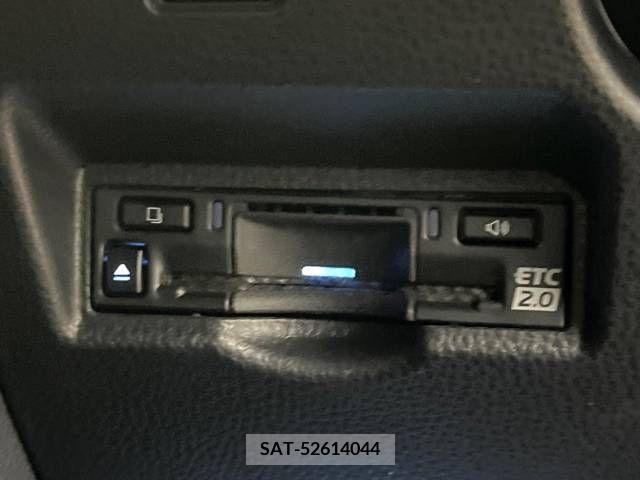 Toyota VOXY 2023-10 313590-7