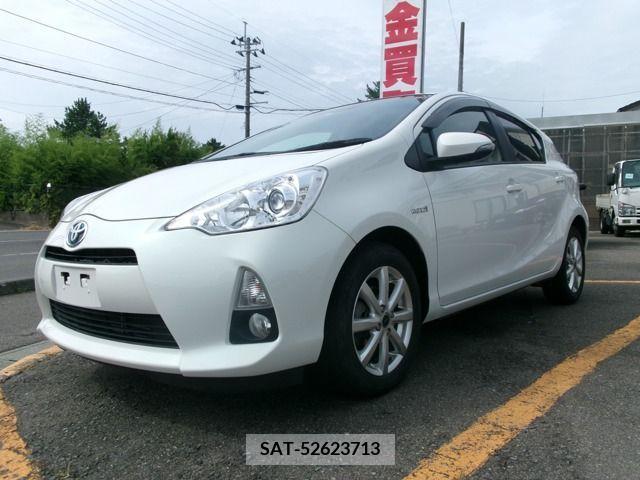 Toyota AQUA 2012-06 395661-0