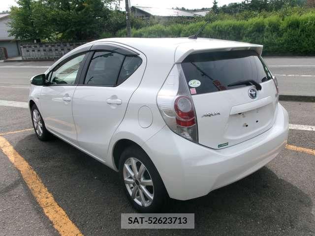 Toyota AQUA 2012-06 395661-6