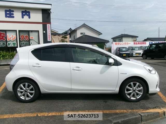 Toyota AQUA 2012-06 395661-3