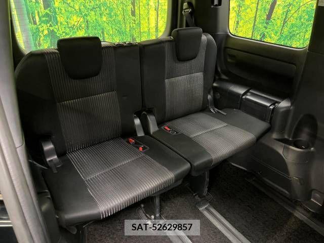Toyota NOAH 2017-08 332087-9