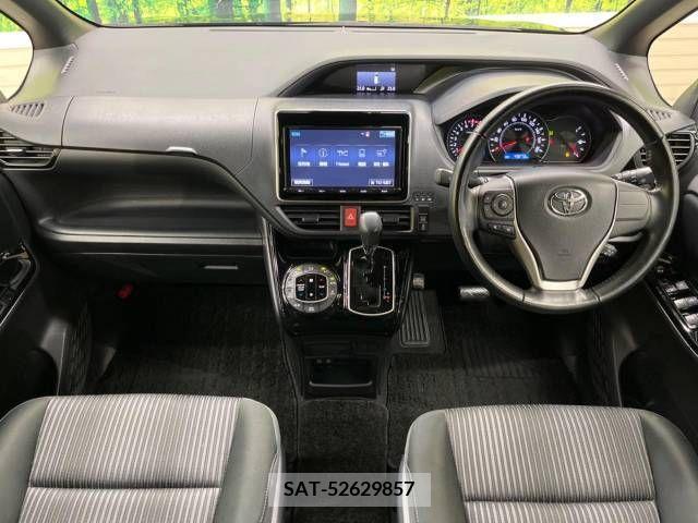 Toyota NOAH 2017-08 332087-1