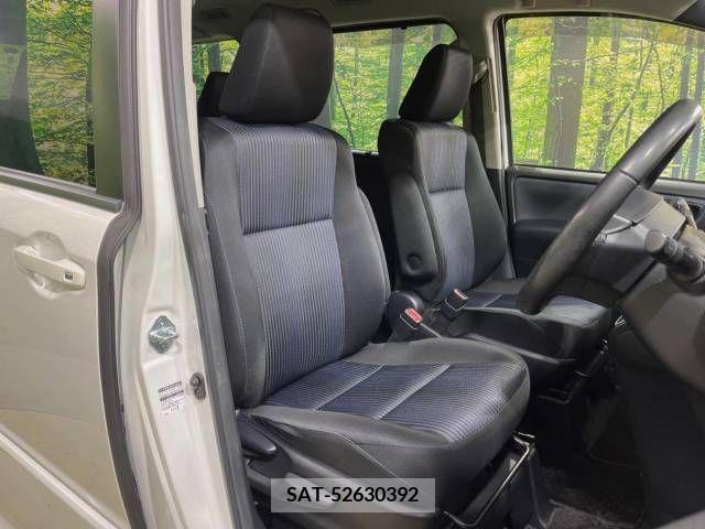 Toyota VOXY 2014-07 210934-10