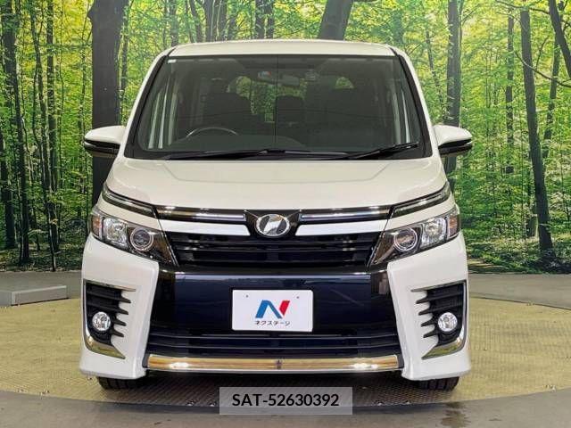 Toyota VOXY 2014-07 210934-14