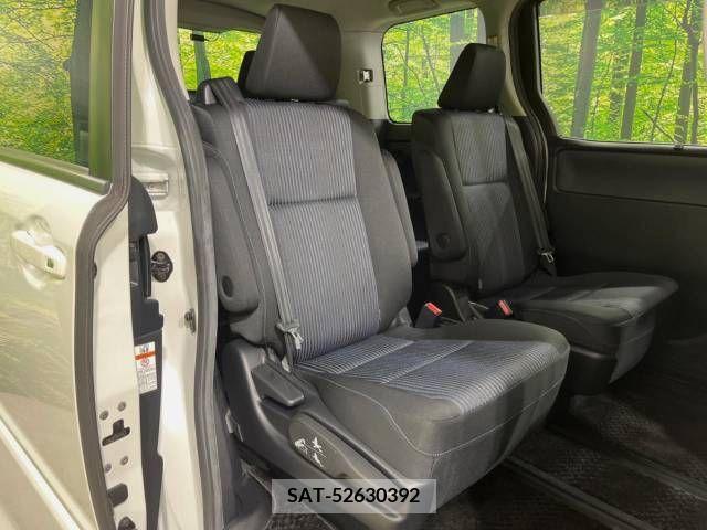Toyota VOXY 2014-07 210934-11
