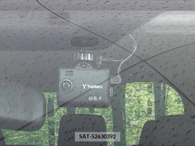 Toyota VOXY 2014-07 210934-6