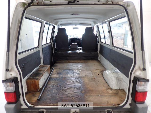 Mazda BONGO VAN 2010-10 217459-9