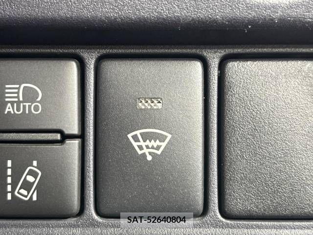 Toyota VOXY 2017-04 217376-6