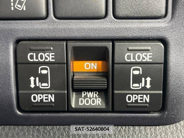 Toyota VOXY 2017-04 217376-5