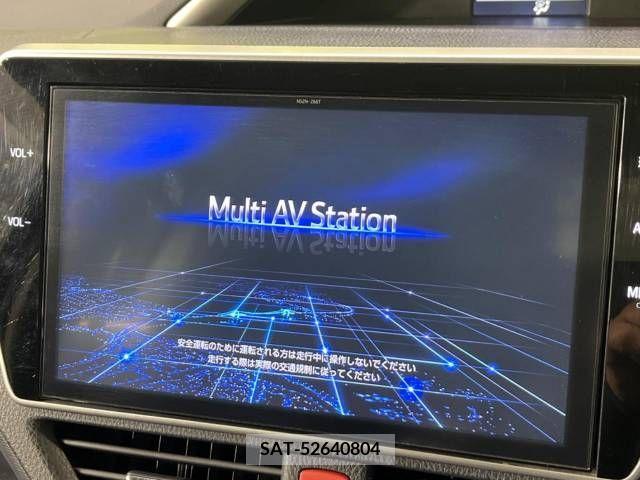 Toyota VOXY 2017-04 217376-2