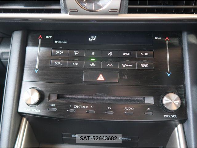 Lexus IS 2017-11 227851-10