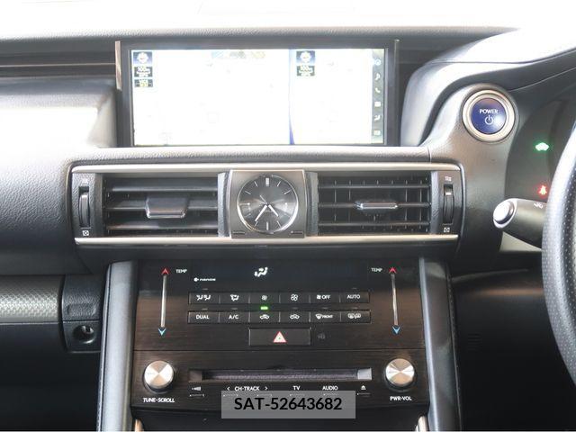Lexus IS 2017-11 227851-6