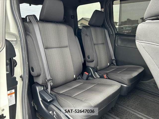 Toyota VOXY 2019-03 239640-18