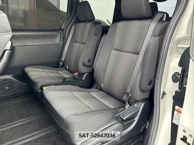 Toyota VOXY 2019-03 239640-17