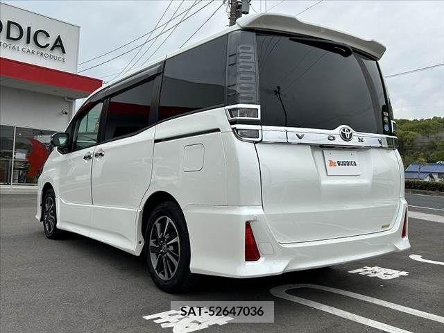Toyota VOXY 2019-03 239640-12