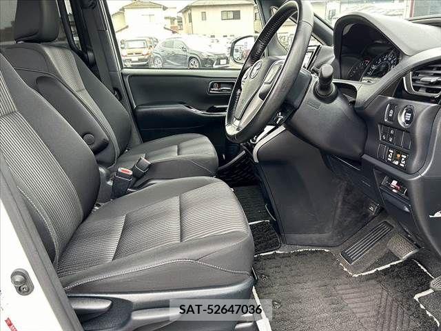 Toyota VOXY 2019-03 239640-15