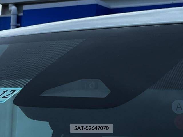 Toyota VOXY 2022-12 256149-4