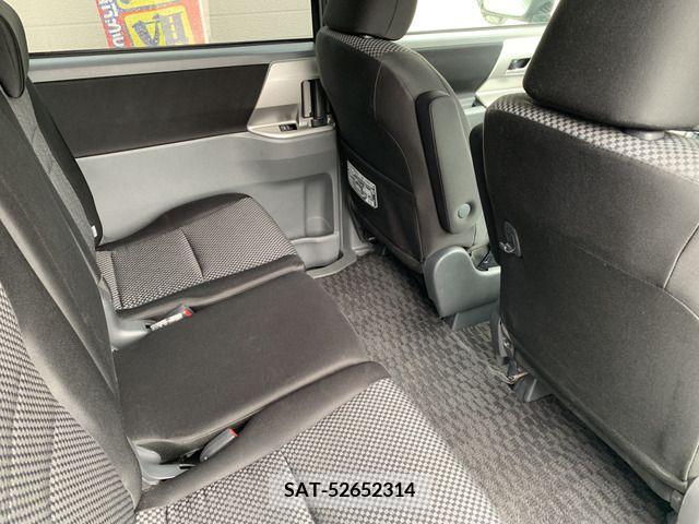 Toyota NOAH 2007-09 298106-12