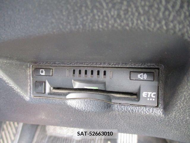 Toyota PRIUS 2019-06 354874-24