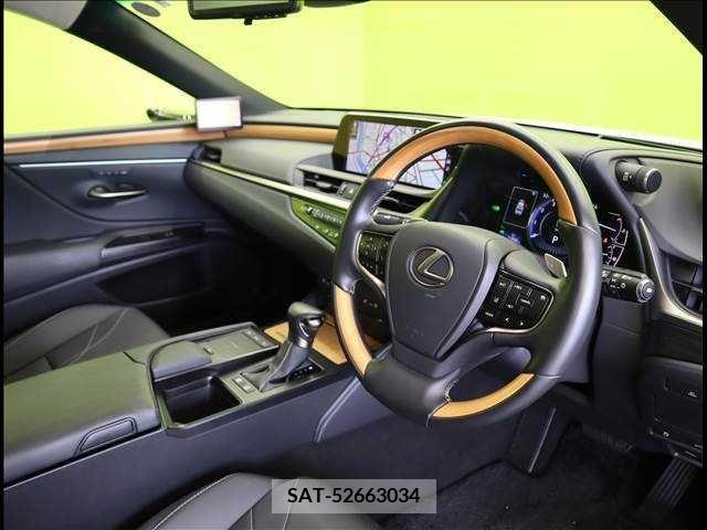 Lexus ES 2019-09 354329-19