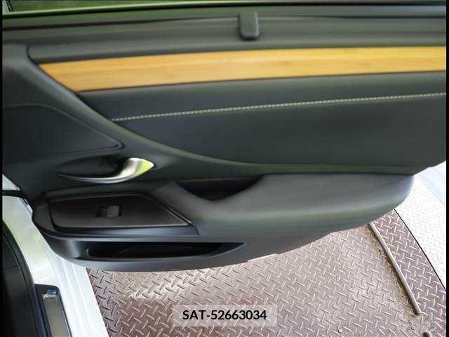 Lexus ES 2019-09 354329-26