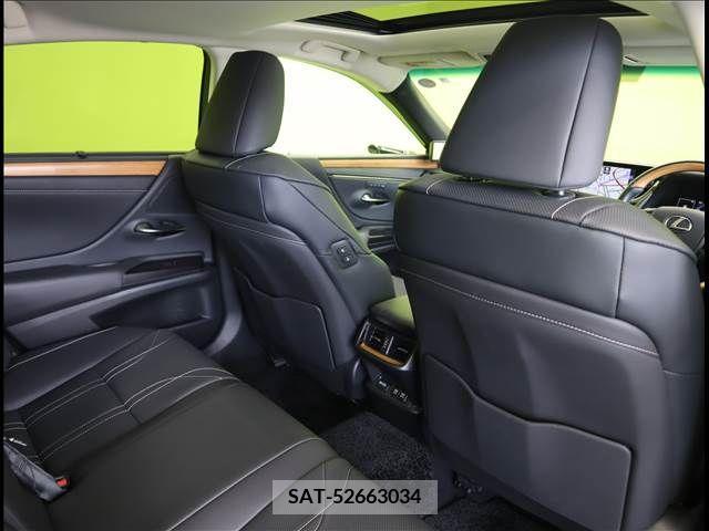 Lexus ES 2019-09 354329-24