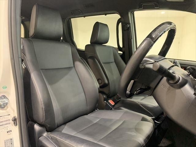 Toyota ESQUIRE 2016-11 187504-19