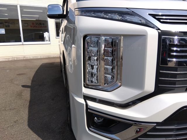 Mitsubishi DELICA D5 2019-03 21683-4
