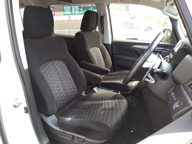 Mitsubishi DELICA D5 2019-03 21683-14