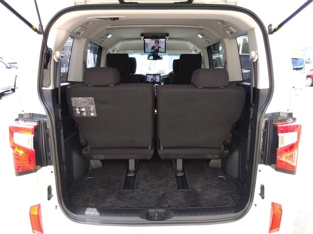 Mitsubishi DELICA D5 2019-03 21683-12