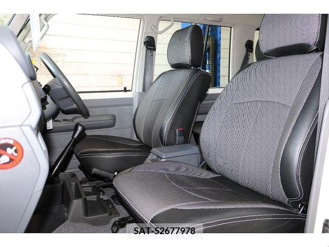 Toyota LAND CRUISER 2015-04 274997-12
