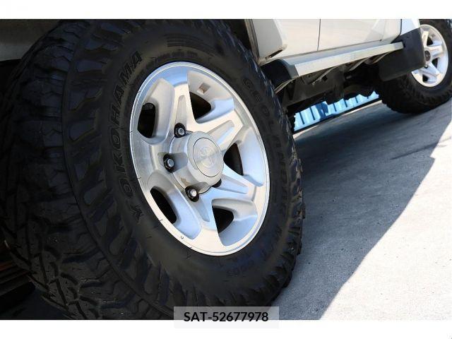 Toyota LAND CRUISER 2015-04 274997-19
