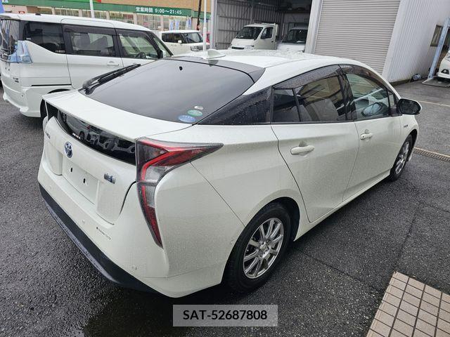 Toyota PRIUS 2017-01 255746-3