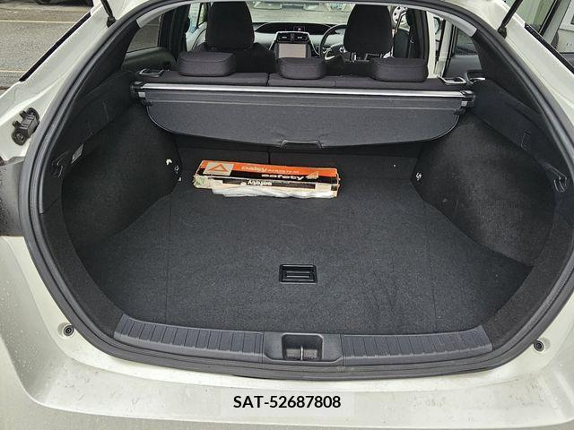 Toyota PRIUS 2017-01 255746-6