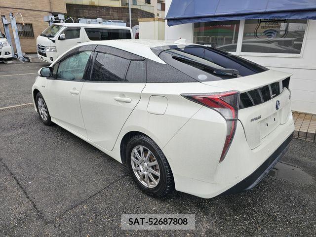 Toyota PRIUS 2017-01 255746-2