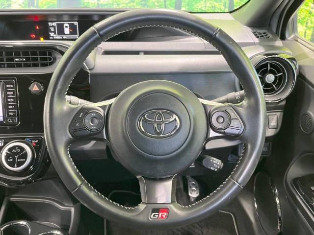 Toyota AQUA 2018-01 193391-11